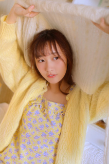 瑜伽女教师
